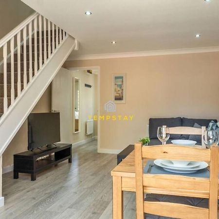 Вилла Cosy 2 Bed & Free Parking. Near Heathrow/Pinewood Слау Экстерьер фото