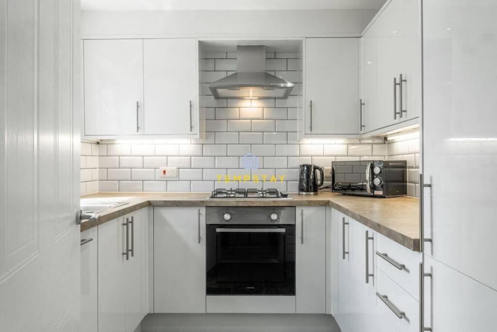 Вилла Cosy 2 Bed & Free Parking. Near Heathrow/Pinewood Слау Экстерьер фото